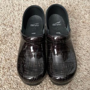 Brand new Dansko clogs